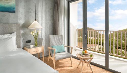 Deluxe Double Room with Balcony and City View (Include Welcome drink & Airport shuttle bus)