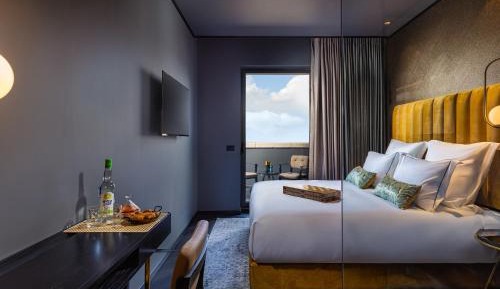 Classic with Balcony Room
