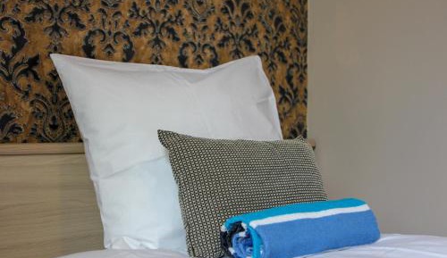 Single Room with Shared Shower and Toilet