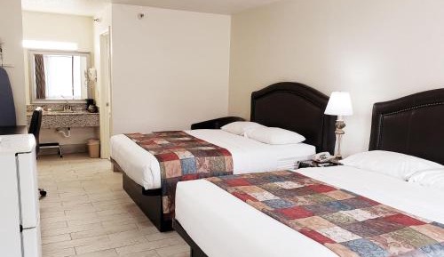 Room with Two Queen Beds - Smoking