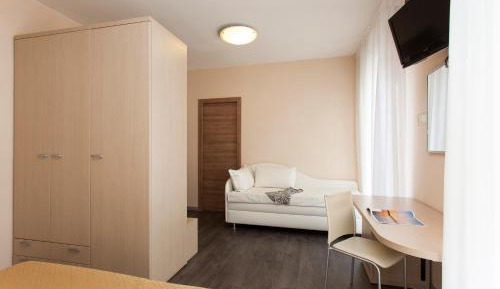 Family Triple Room with Side Sea View