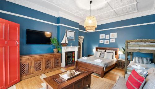 Deluxe Family Room
