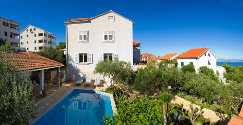 Five-Bedroom Holiday Home with Private Pool