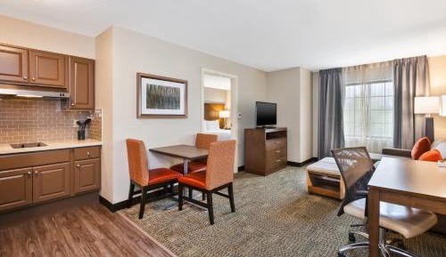 One-Bedroom Queen Suite - Disability Access