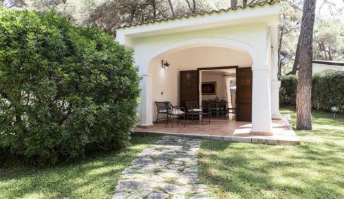 Villa with Garden View