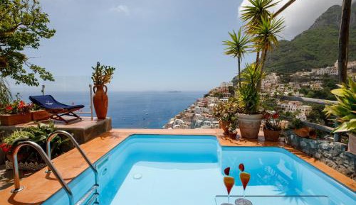 Suite With Private Pool and Sea View