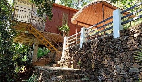 Deluxe Double or Twin Room with Mountain View