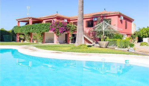 Five-Bedroom Holiday Home