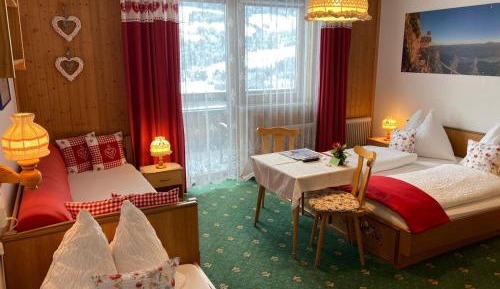Quadruple Room with Mountain View