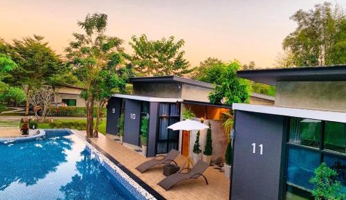 Single Room with Pool View