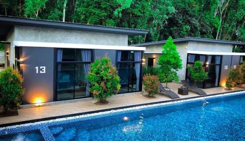 Triple Room with Pool View