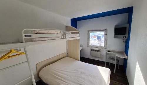Triple Room with Shared Bathroom