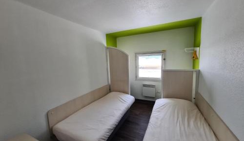 Twin Room with Shared Bathroom