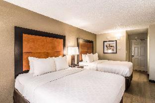 Queen Room with Two Queen Beds - Accessible/Non-Smoking 
