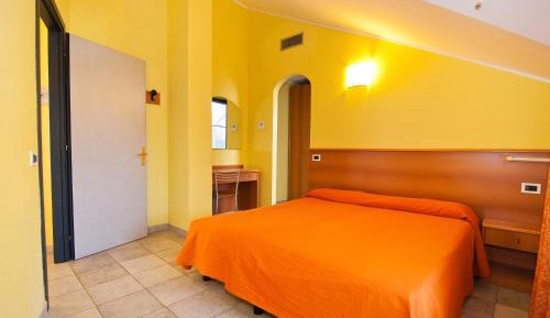 One-Bedroom Apartment (4 Adults)