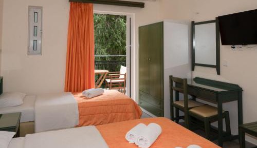 Studio (3 Adults)