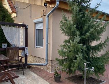 Apartment with Garden View