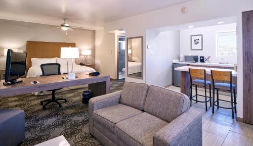 Double Suite with Two Double Beds - Non-Smoking