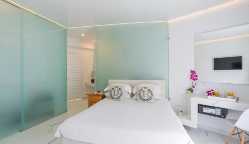 Deluxe Double Room with Balcony and Sea View