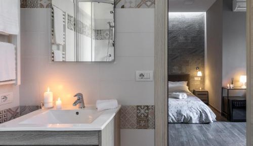 Quadruple Room with Private Bathroom