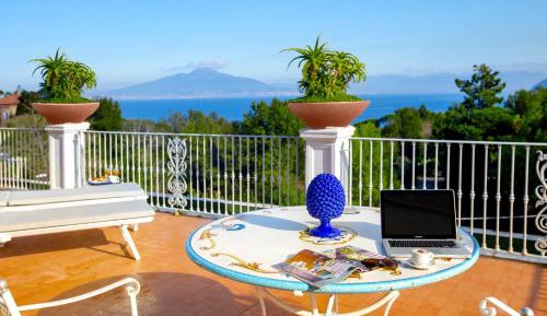 Deluxe Double Room with Balcony and Sea View - Annex
