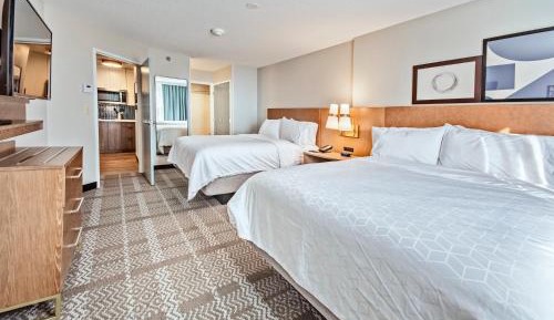 One-Bedroom Suite with Two Queen Beds - Non-Smoking