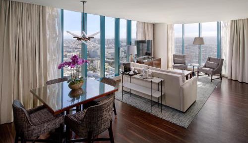 One-Bedroom King Suite