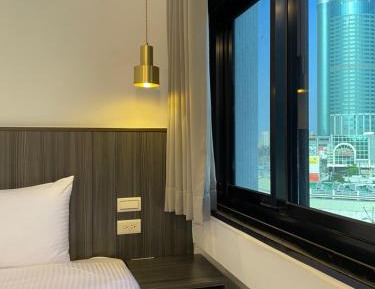 Double Room with Street View