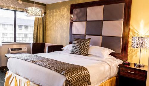 King Suite with Spa Bath