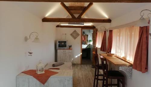 Standard Twin Room with Garden View