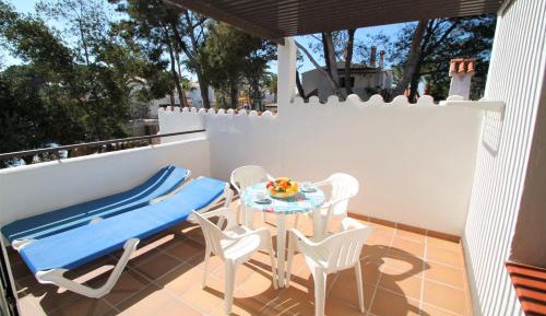 One-Bedroom Apartment with Air Conditioning