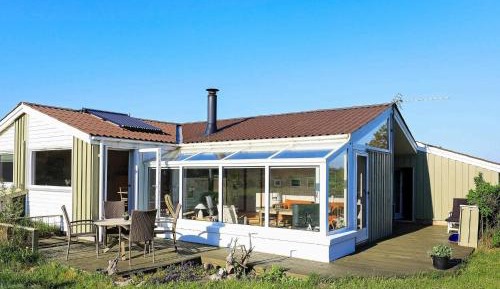 Three-Bedroom Holiday Home 