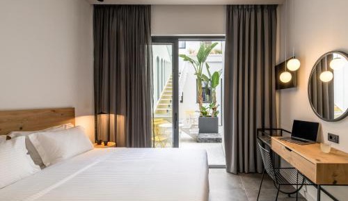 Suite with Garden View