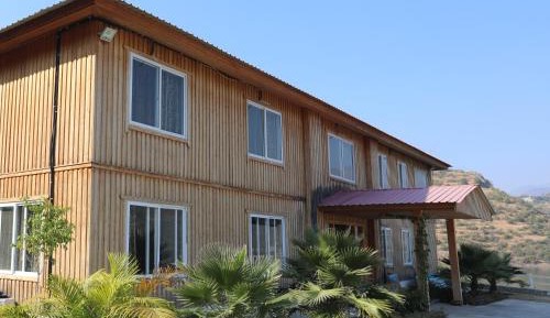 Deluxe room (On Land)