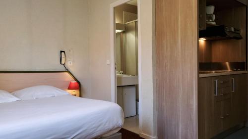 Double Bed Studio 82 ft²
