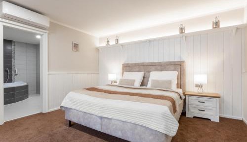 Deluxe Family Suite