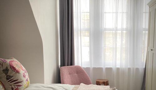 Deluxe King Suite