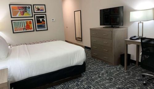 King Room - Hearing Accessible/Non-Smoking 