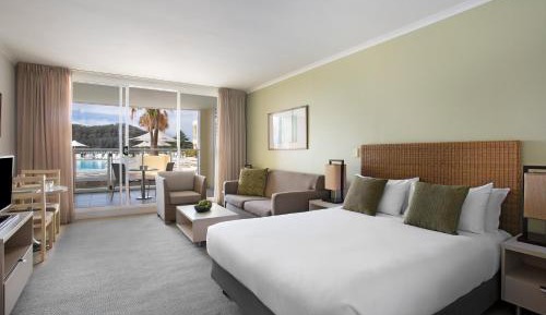 Studio Suite - Pool Access