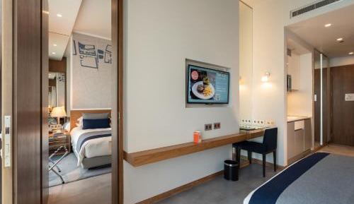 Family Connected Room