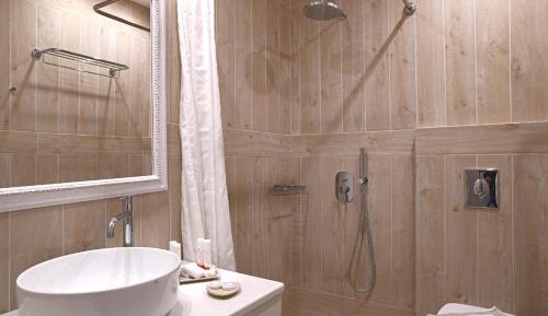  Cozy Double or Twin Room with Terrace