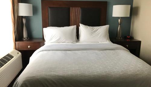 Executive Suite - Non-Smoking