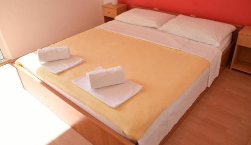 Double Room with Balcony and Partial Lake View