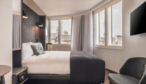 Comfy Double with Window