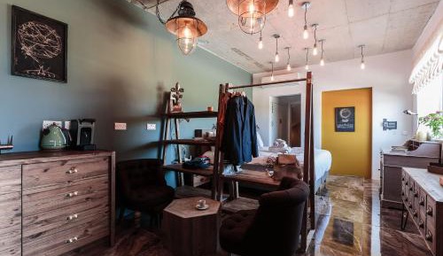 Studio Apartment
