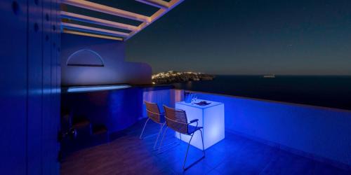 Honeymoon Double Room with Outdoor Jacuzzi 