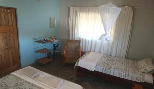 Basic Triple Room with Shared Bathroom