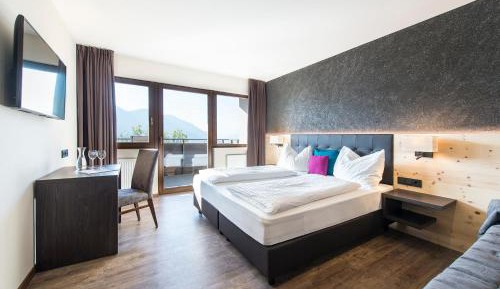 Deluxe Double or Twin Room with Balcony