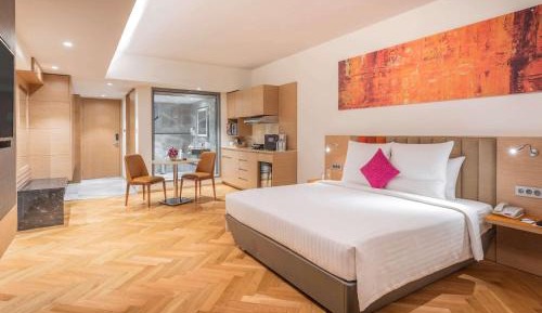 Family Studio Room - Queen Bed