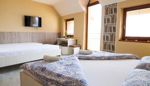 Double Room with two Extra Beds